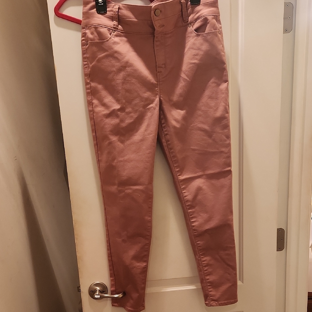 Juniors Size 13 Skinny Pants in Pink